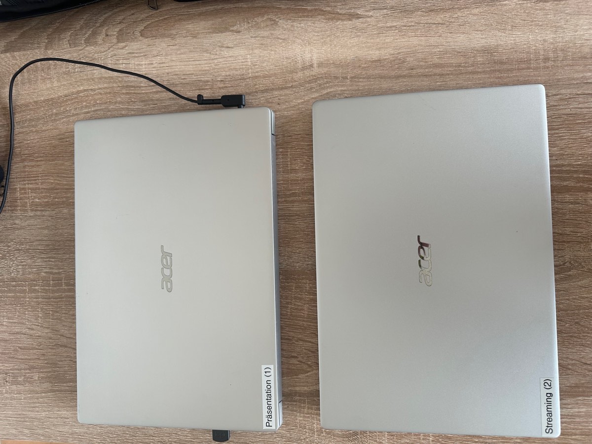 2 × Acer Swift 3 (SF314-42) inkl. Taschen